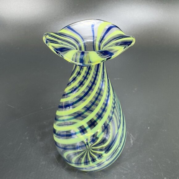 Vintage 1930s Bimini Glass Miniature Vase Vessel Thin Blown Glass Delicate Swirl - Picture 13 of 13